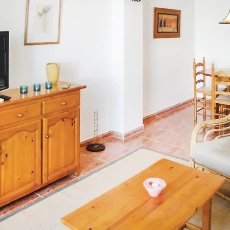2 Bedroom Cozy In Apartamento Torrevieja