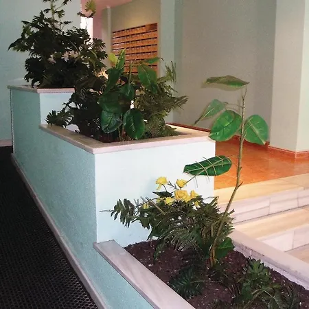 2 Bedroom Cozy In Apartamento Torrevieja