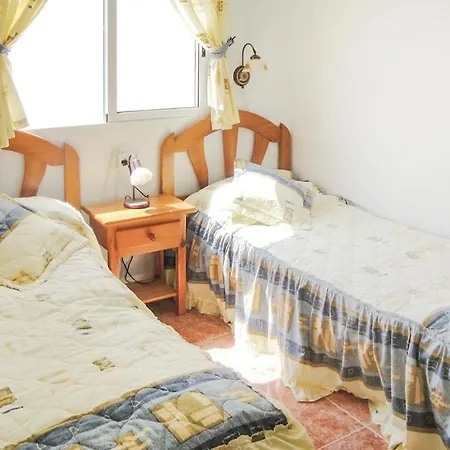 2 Bedroom Cozy In Appartamento